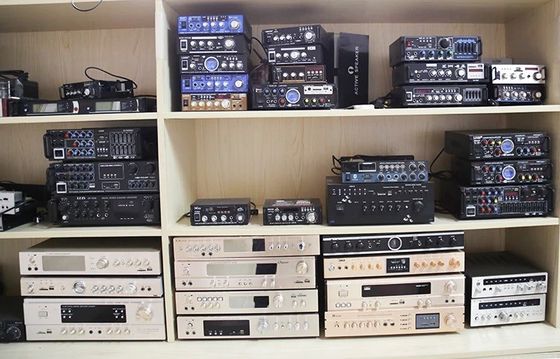 자동차 이퀄라이저 EQ5 세그먼트 이퀄라이저와 AUX 입력으로 운전 경험을 향상